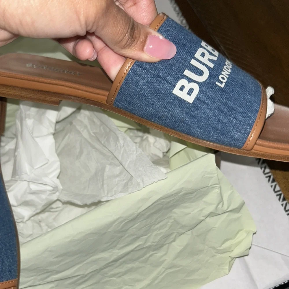 Burberry sandals - Picture 11 of 13